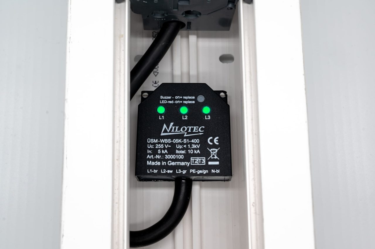 3-Phasen Spannungsschutz 50A - LCD Überspannungs-/Unterspannungsschutz Gerät